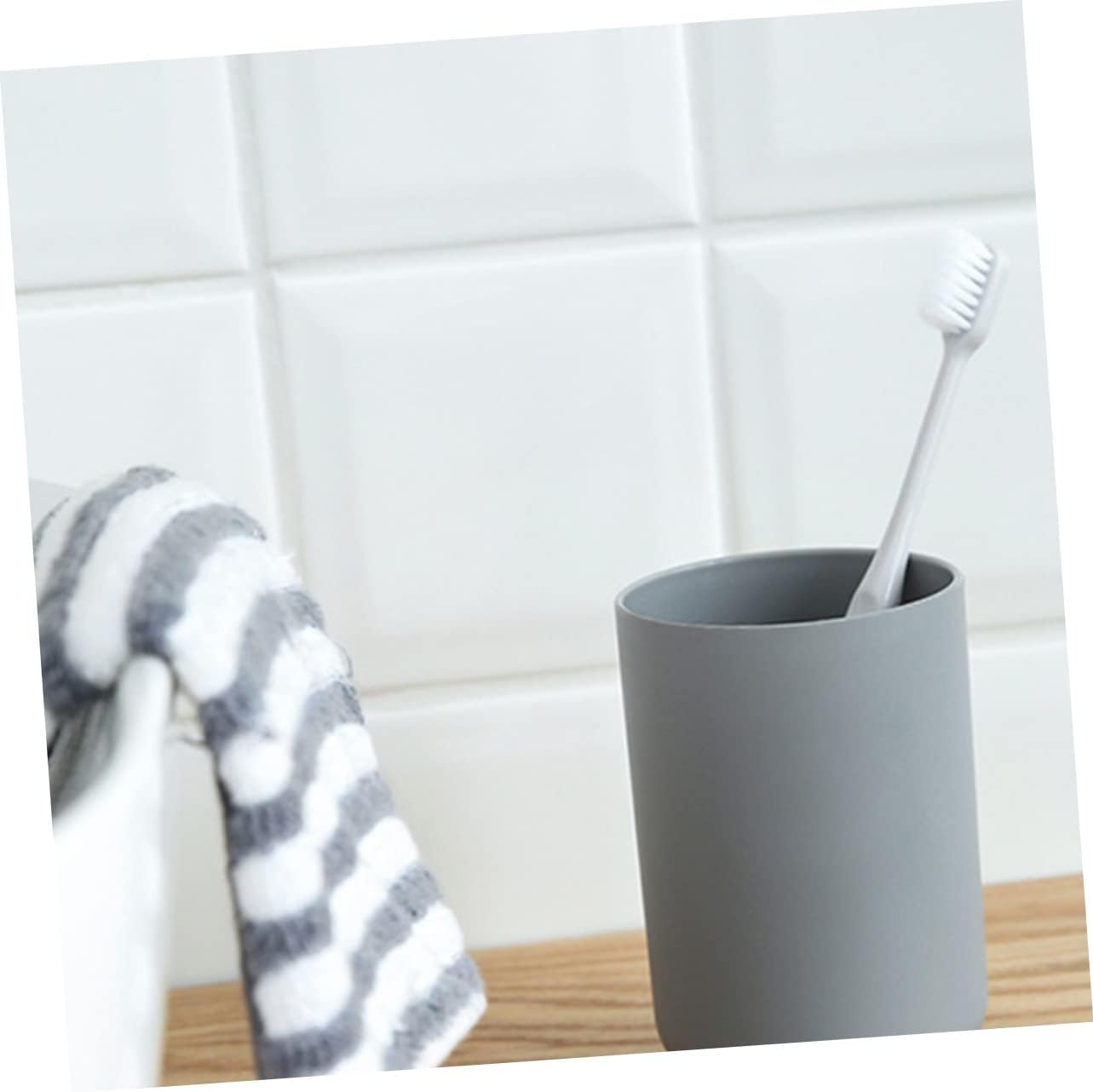 DECHOUS Portable Grey Couples Toothbrush Cup